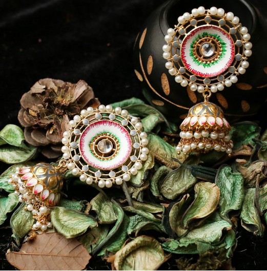 Meenakari Grey And White Jhumki