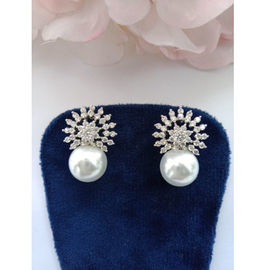 Gardenia Silver Pearl Stud