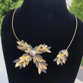 Gold Plated Floral Motif Necklace 