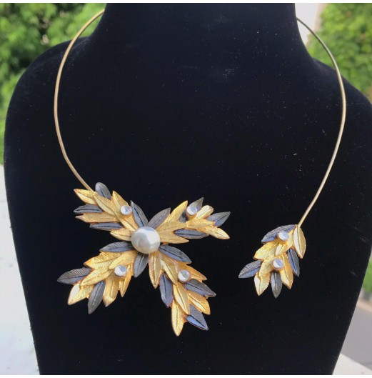 Gold Plated Floral Motif Necklace 