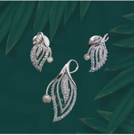 AD Leaf Pendant Set AD Leaf Pendant Set